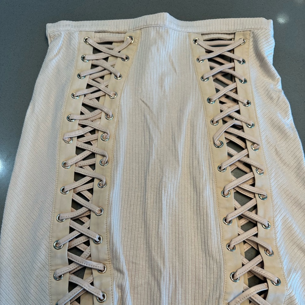 House of CB midi pencil skirt with vegan leather lace details - Picture 8 of 12